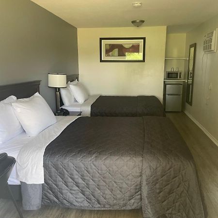 Nites Inn Motel Cornwall Dış mekan fotoğraf