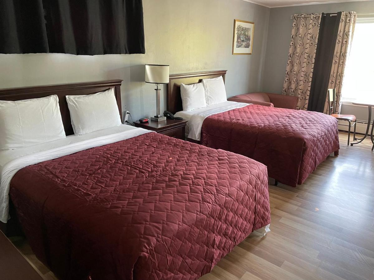Nites Inn Motel Cornwall Dış mekan fotoğraf