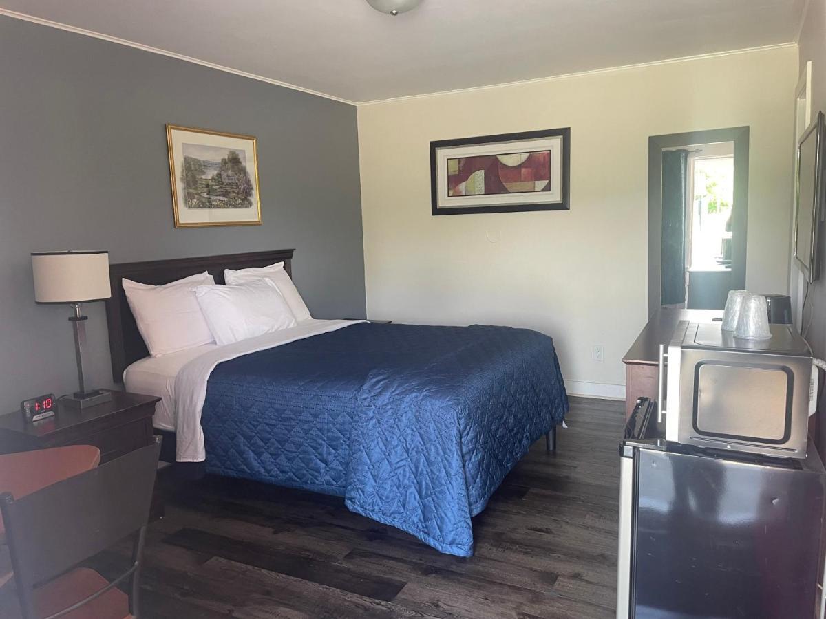 Nites Inn Motel Cornwall Dış mekan fotoğraf