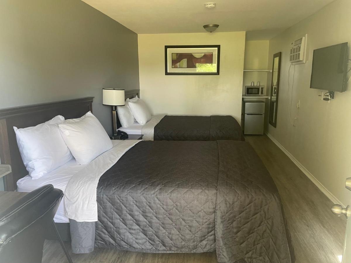 Nites Inn Motel Cornwall Dış mekan fotoğraf