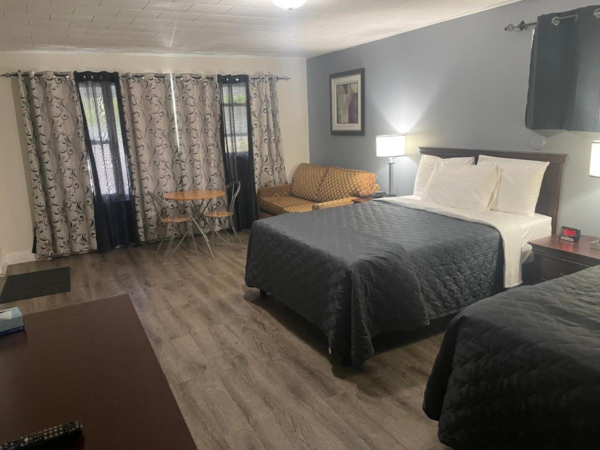 Nites Inn Motel Cornwall Dış mekan fotoğraf