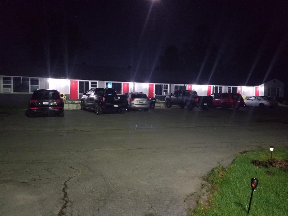 Nites Inn Motel Cornwall Dış mekan fotoğraf
